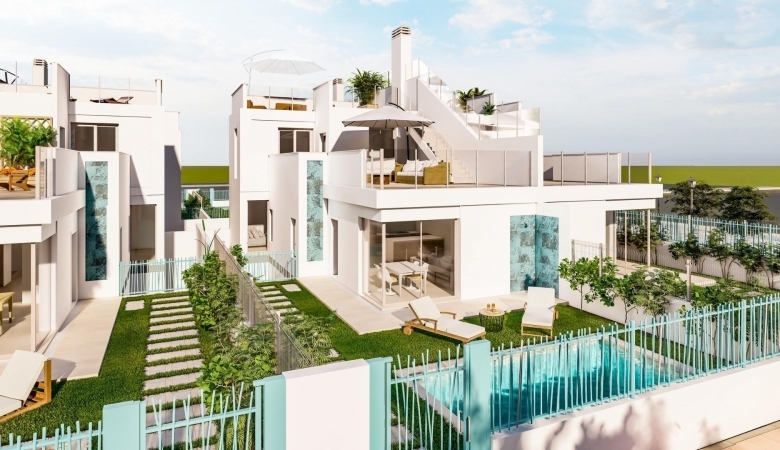 Chalet pareado en venta con piscina privada  en Los Alcázares