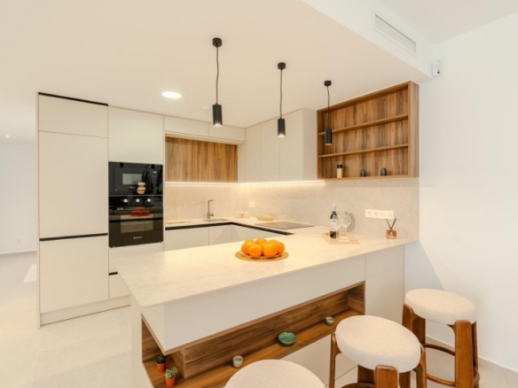 Chalet pareado en venta con piscina privada  en Los Alcázares