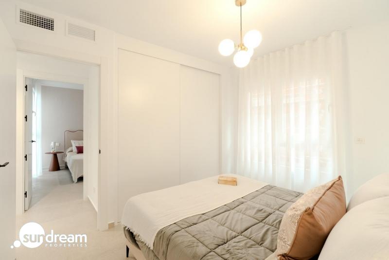Chalet pareado en venta con piscina privada  en Los Alcázares
