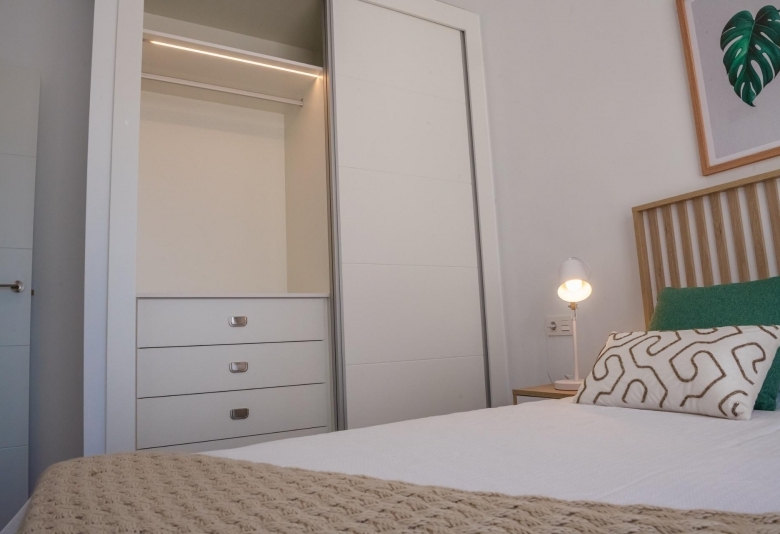 VILLA A LA VENTA CON PISCINA PRIVADA Y GARAJE  EN LOS ALCAZARES