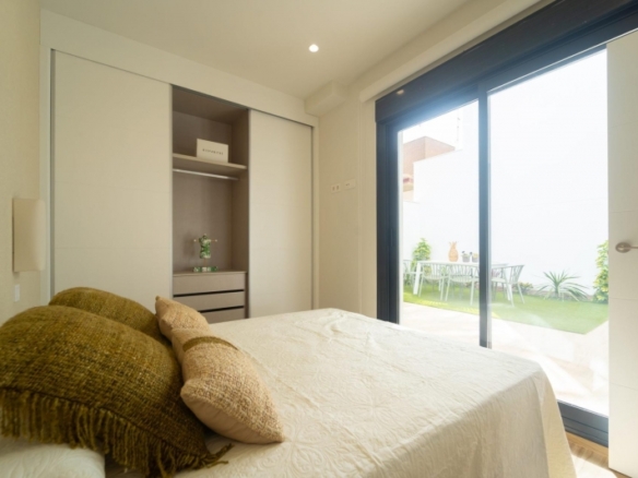 Chalet a la venta con piscina privada en San Pedro del Pinatar