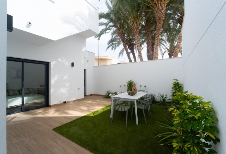 Chalet a la venta con piscina privada en San Pedro del Pinatar