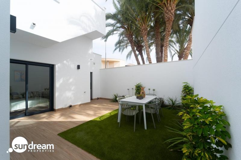 Chalet a la venta con piscina privada en San Pedro del Pinatar