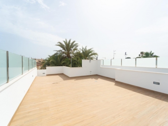 Chalet a la venta con piscina privada en San Pedro del Pinatar