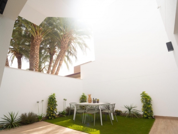 Chalet a la venta con piscina privada en San Pedro del Pinatar