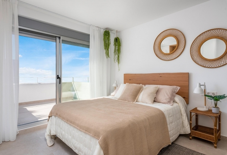 Bungalow de planta alta con solarium privado a la venta en Dolores