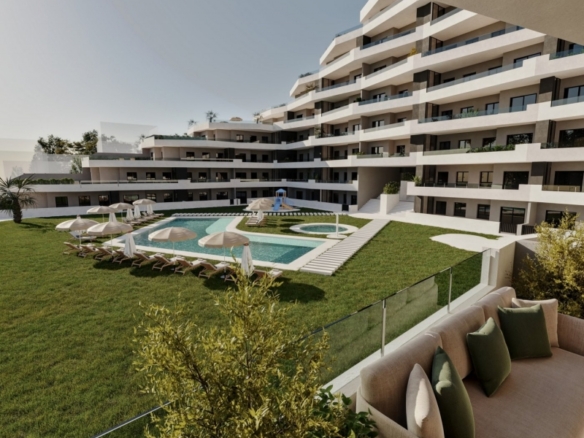 Apartamento de planta baja con 3 dormitorios a la venta en San Miguel de Salinas(Alicante)