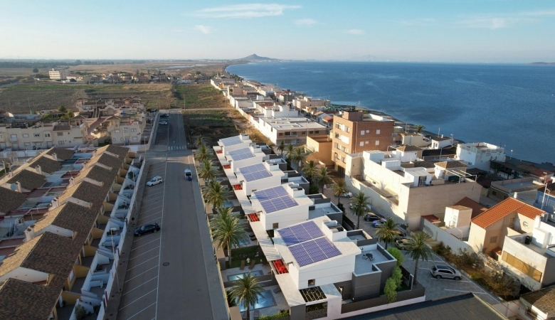 Pareado a la venta de 3 dormitorios en los Nietos, La Manga del Mar Menor.