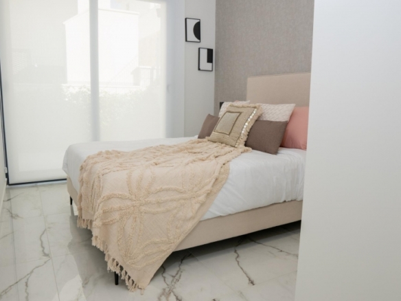 Chalet independiente en una sola planta con 3 dormitorios a la venta en Ciudad Quesada(Alicante)