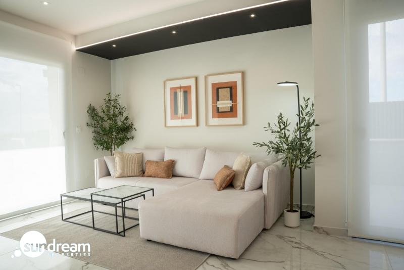 Chalet independiente en una sola planta con 3 dormitorios a la venta en Ciudad Quesada(Alicante)