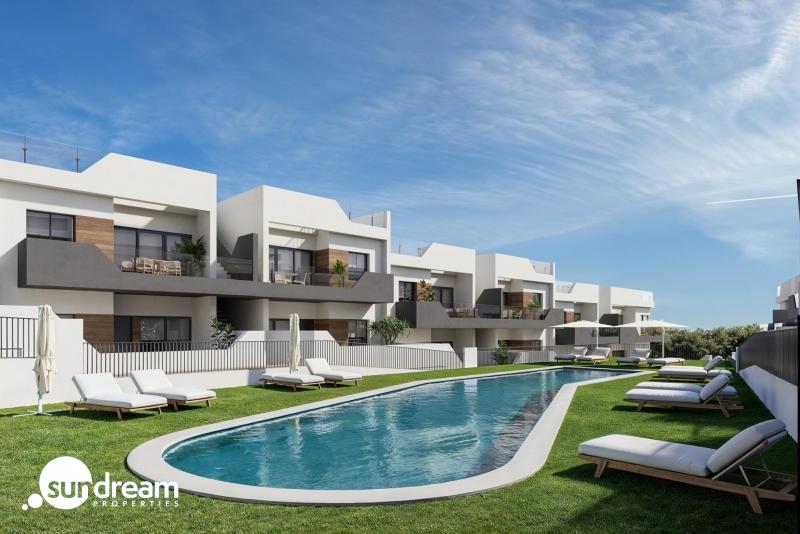 Bungalow de planta alta de 2 dormitorios con solarium privado a la venta en San Miguel de Salinas