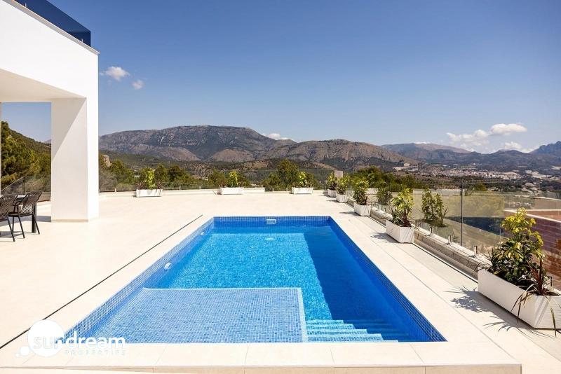 g_40113-13-2 Villa de nueva construcción con piscina privada y vistas al mar en Polop