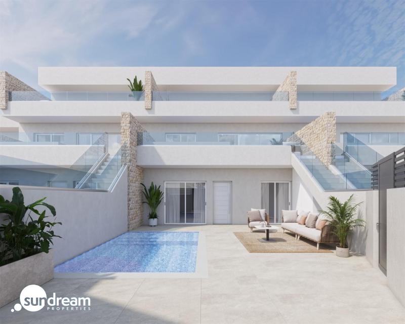 Bungalow de planta alta de 2 dormitorios  en Pilar de la Horadada con piscina privada