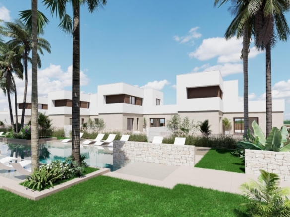 Villa obra nueva en venta con piscina en Los Alcazares