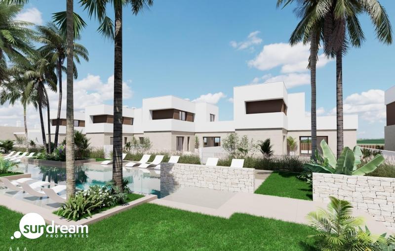 Villa obra nueva en venta con piscina en Los Alcazares