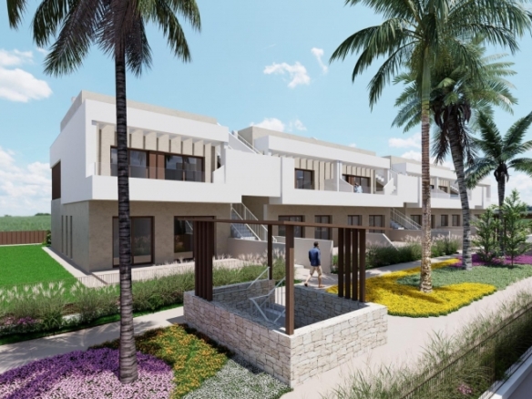 Villa obra nueva en venta con piscina en Los Alcazares
