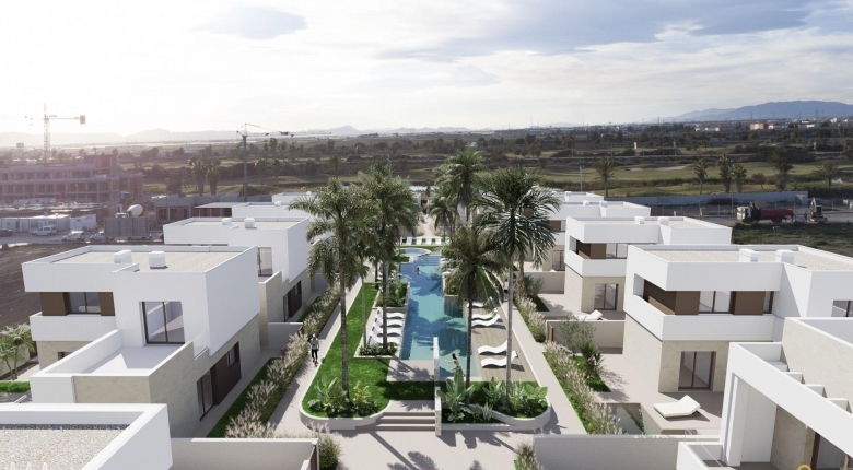 Villa obra nueva en venta con piscina en Los Alcazares
