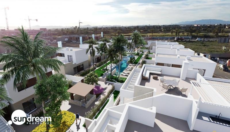 Villa obra nueva en venta con piscina en Los Alcazares