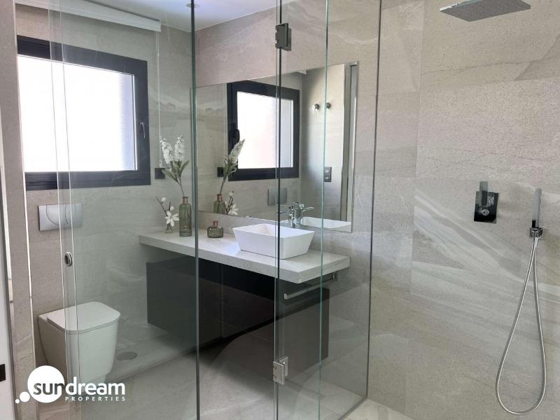 Villa en venta 3 dormitorios y piscina en Ciudad Quesada