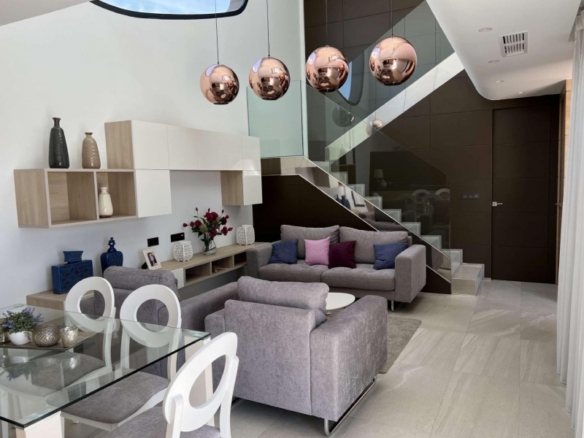 Villa en venta con piscina en Ciudad Quesada Rojales