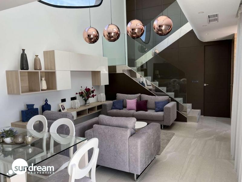 Villa en venta con piscina en Ciudad Quesada Rojales