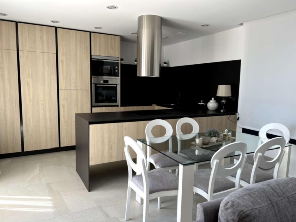 Villa en venta con piscina en Ciudad Quesada Rojales