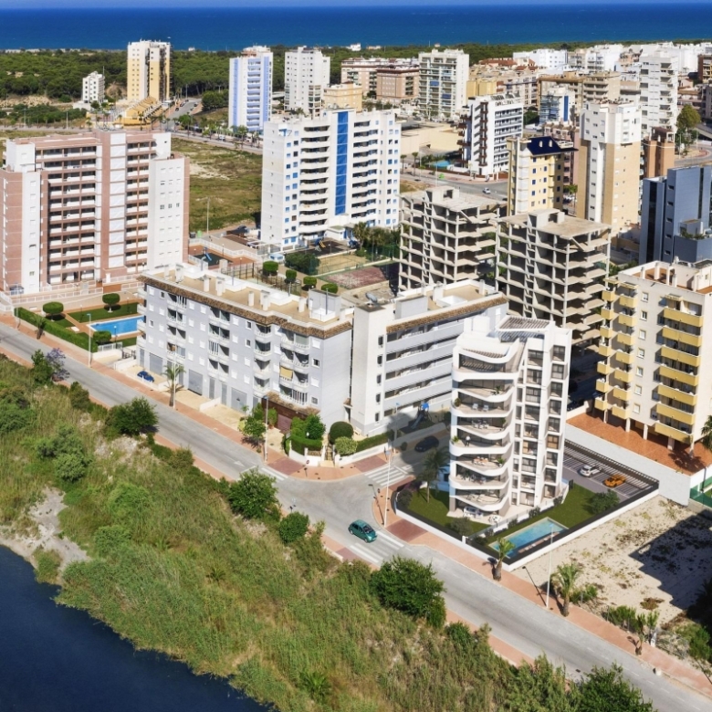 Ático en venta obra nueva con garaje en Guardamar