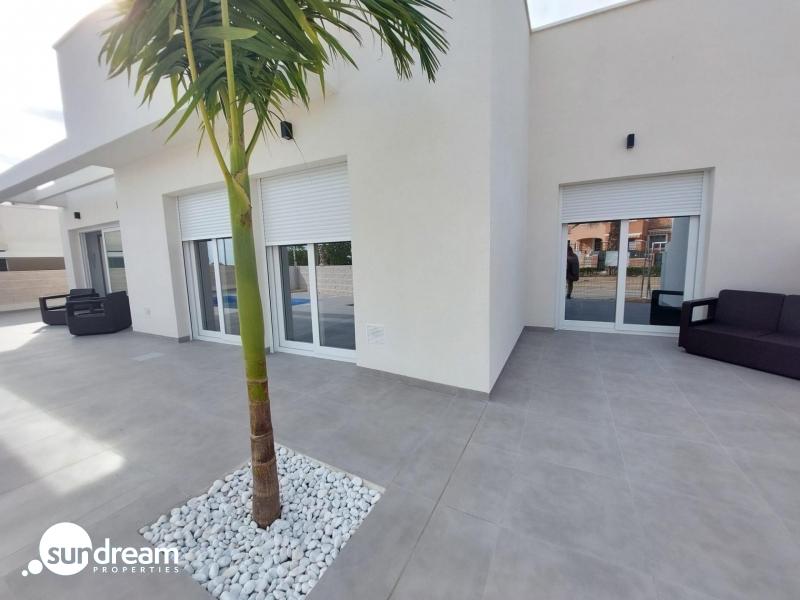 Villa en venta obra nueva La Herrada Los Montesinos