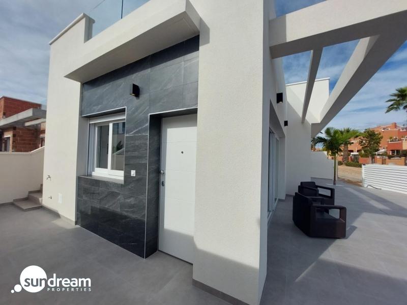 Villa en venta obra nueva La Herrada Los Montesinos
