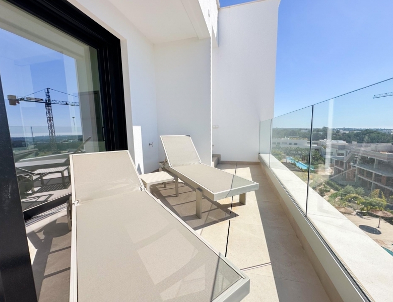 Ático en venta obra nueva en Golf Las Colinas Orihuela