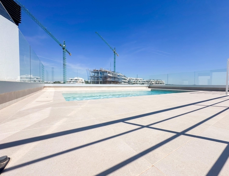 Ático en venta obra nueva en Golf Las Colinas Orihuela