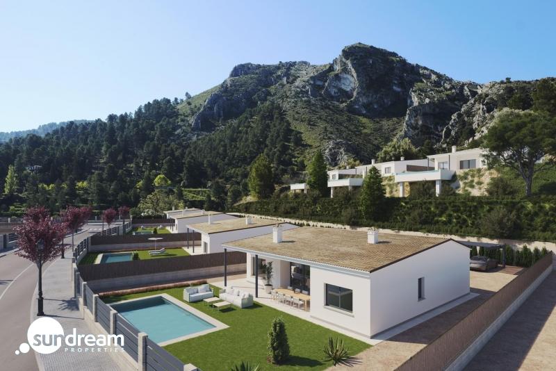 Villa en venta obra nueva con piscina en Peñáguila