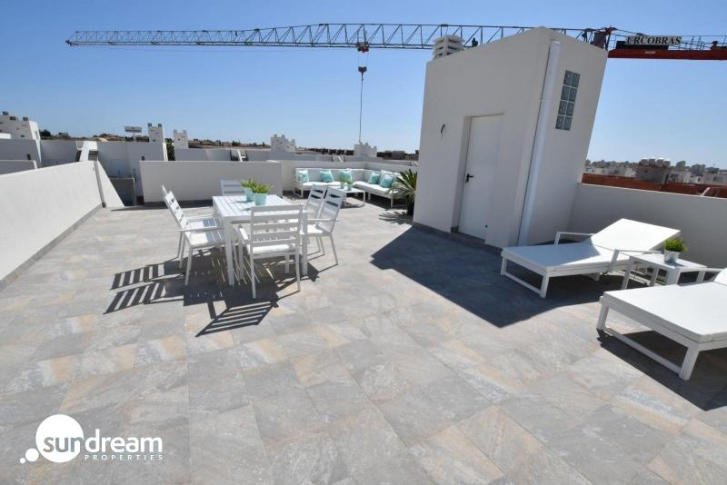 Bungalow en venta con garaje y piscina en San Miguel