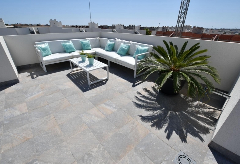 Bungalow en venta con garaje y piscina en San Miguel