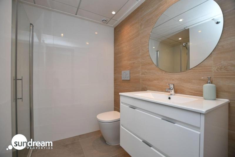Bungalow en venta con garaje y piscina en San Miguel