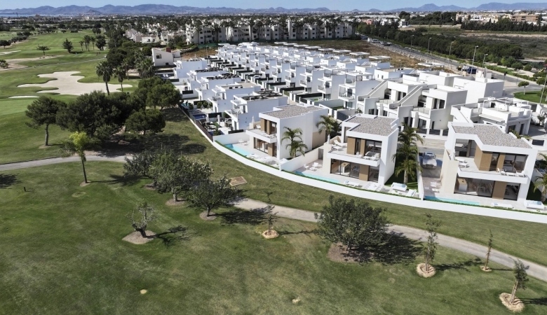 Villa en venta obra nueva en Roda Golf San Javier