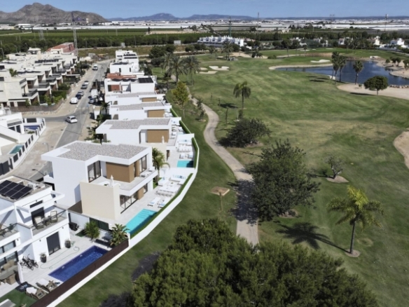 Villa en venta obra nueva en Roda Golf San Javier