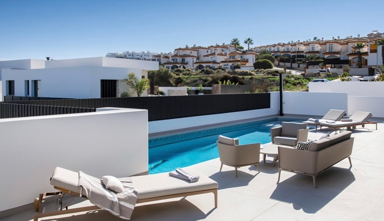 Villa en venta obra nueva con piscina Ciudad Quesada
