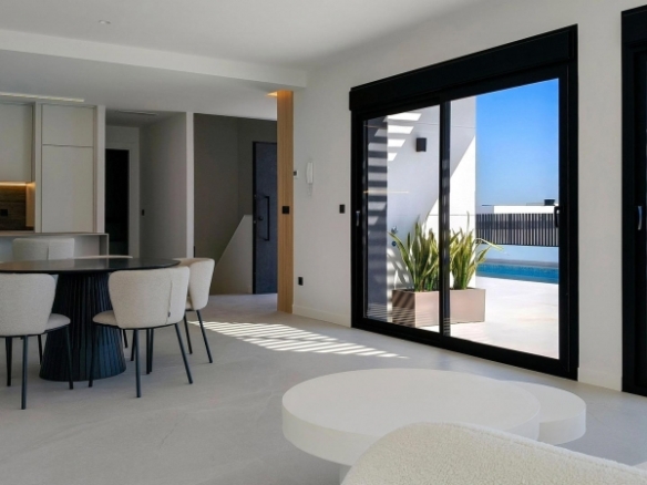 Villa en venta obra nueva con piscina Ciudad Quesada