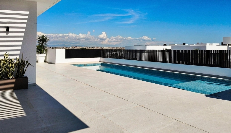 Villa en venta obra nueva con piscina Ciudad Quesada