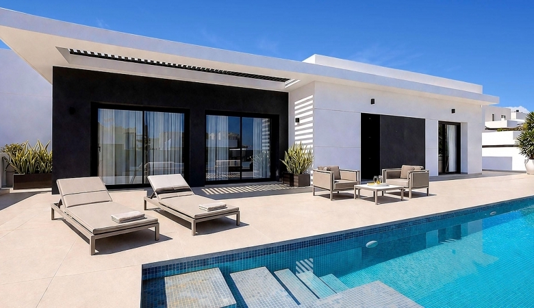 Villa en venta obra nueva con piscina Ciudad Quesada