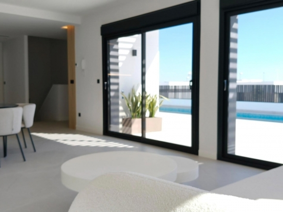 Villa en venta obra nueva con piscina Ciudad Quesada