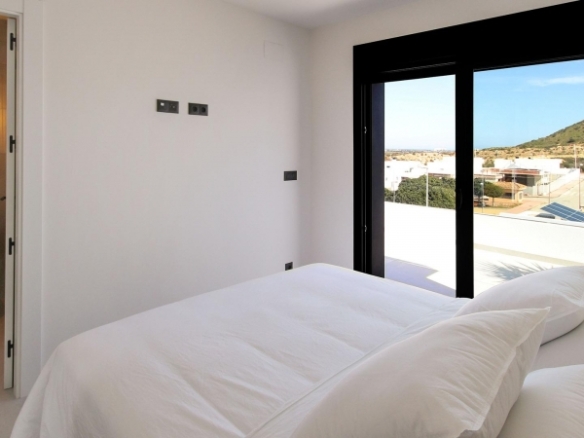 Villa en venta con piscina en Ciudad Quesada