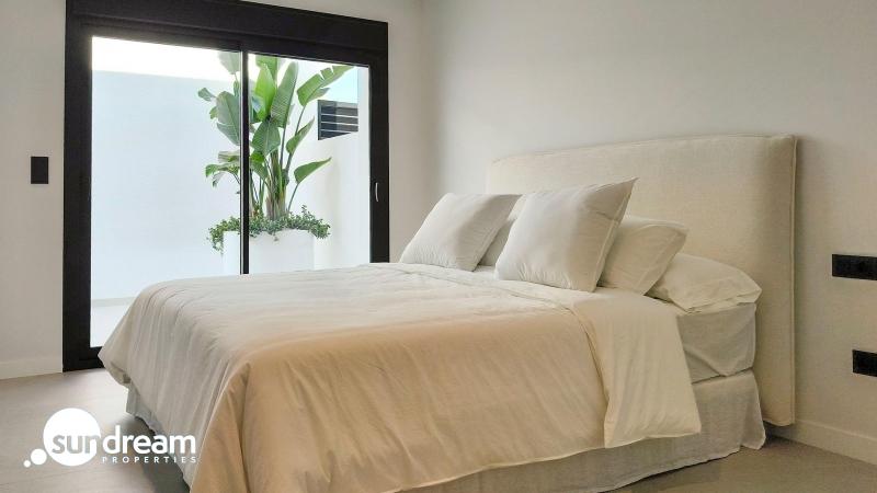 Villa en venta con piscina en Ciudad Quesada