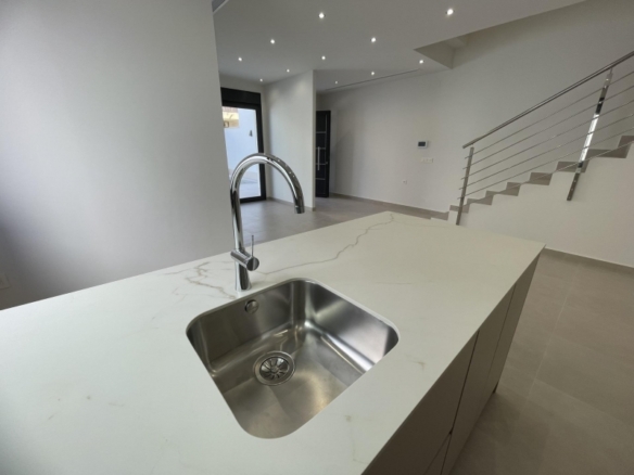 Villa de 3 dormitorios y piscina privada en venta en Las Heredades, Costa Blanca