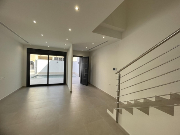 Villa de 3 dormitorios y piscina privada en venta en Las Heredades, Costa Blanca