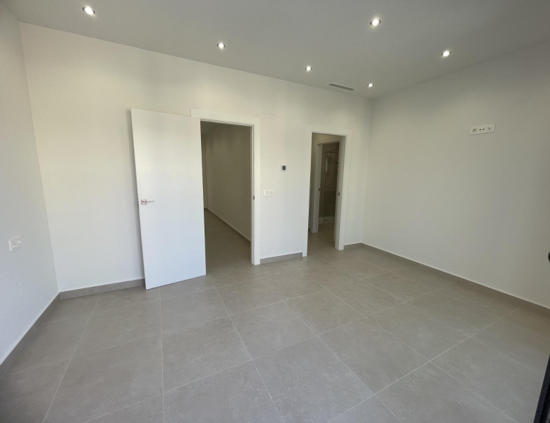 Villa de 3 dormitorios y piscina privada en venta en Las Heredades, Costa Blanca