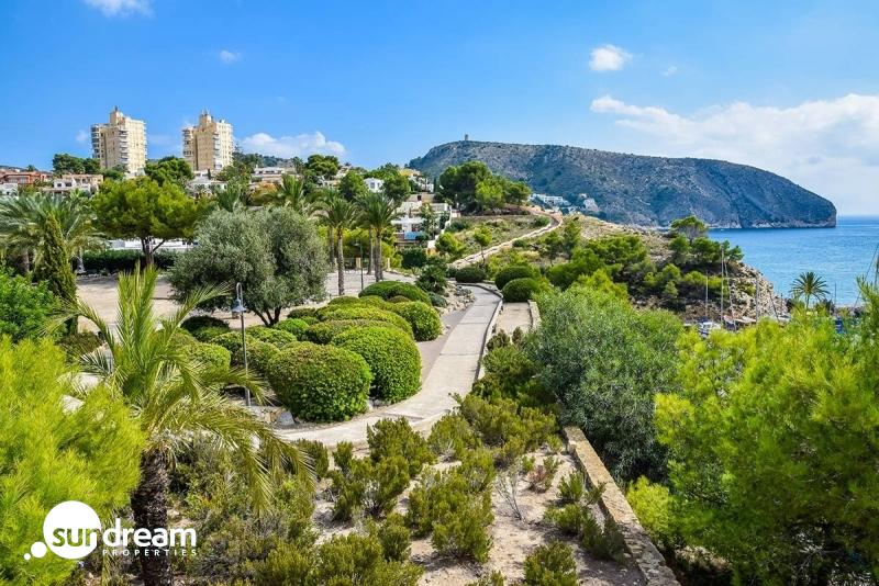 Villa de lujo obra nueva con piscina en Moraira