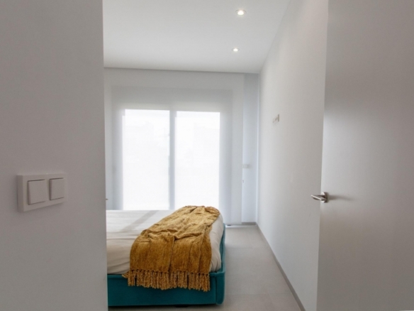 Apartamento de 2 dormitorios con vistas panorámicas al mar  a la venta en Finestrat
