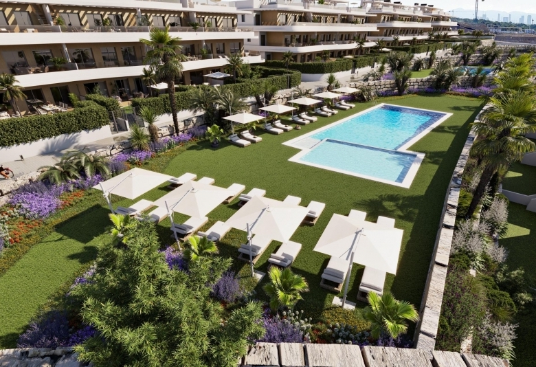 Ático de 3 dormitorios con solarium privado y vistas al mar a a la venta en Finestrat